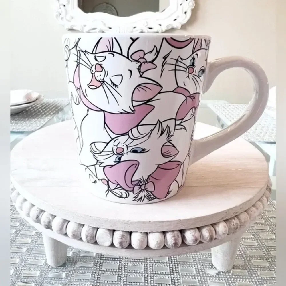 12 OZ Disney Aristocats Marie ceramic mug with an all-over print